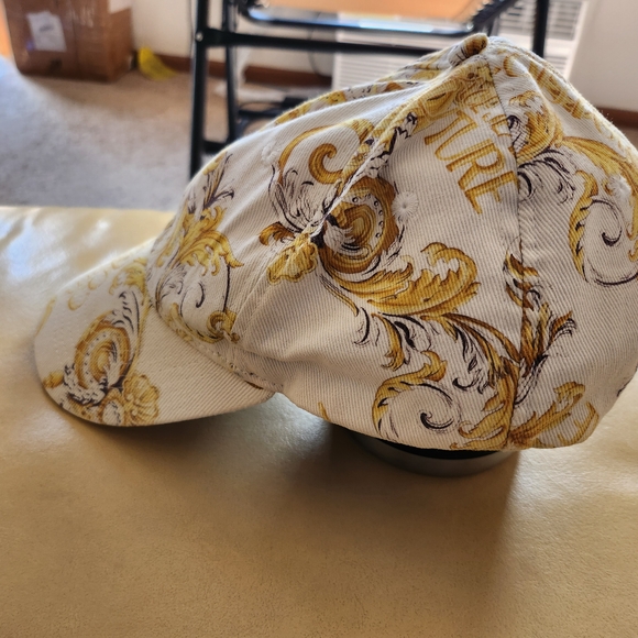 Versace White and Gold Baroque Hat - Picture 5 of 13